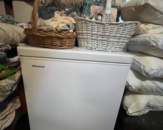 Small deep freezer 