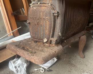 Cast iron pot belly stove 
