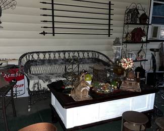 Coffee table (opens on both ends)