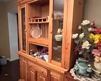 China cabinet lighted 