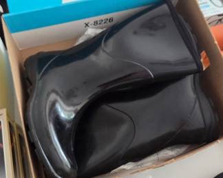 Womens rain boots