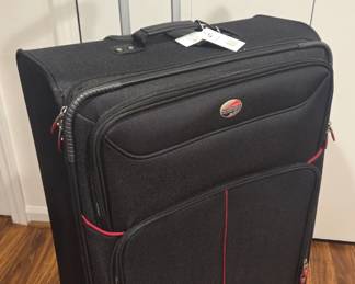 New large American Touristed roller case