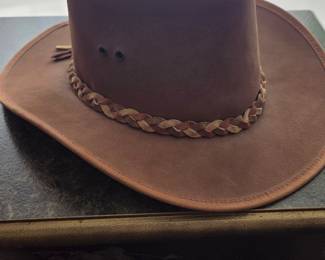 Suede bush hat
