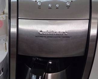 Cuisinart grind and brew coffee maker with metal mesh filter basket