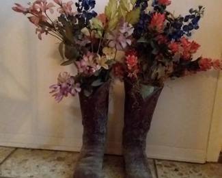 These boots don’t stink! Floral cowboy boots!
