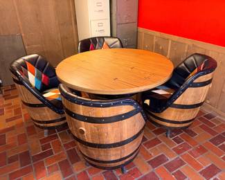 VTG Whiskey Barrel Card Table W/4 Swivel Chairs!