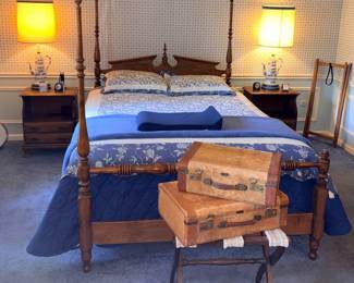Vtg 4 Spindle Poster Queen Bed w/Queen Sealy Mattress!