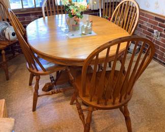 Solid Oak Amish Table W/6 Chairs!