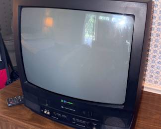 Emerson VCR/Gaming TV #EWC 1902!