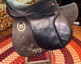 Black Dressage Saddle W/Kentucky USA Pad & Stand!
