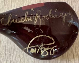 autograph detail