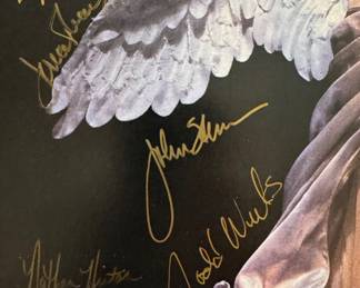 autograph detail