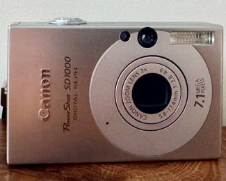 Canon PowerShot SD1000 Camera