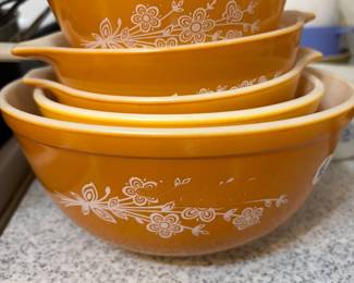 Vintage Pyrex Bowls