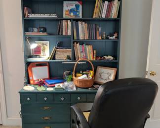 Computer Desk with Hutch