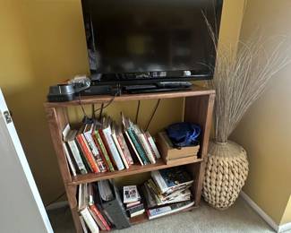 BOOK SHELF WITH BOOKS