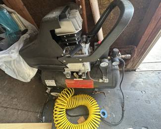 TOOLS  AIR COMPRESSOR
