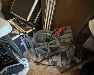 TOOLS  SLIDING MITER SAW