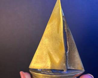 028 verysmallvintagebrasssailboatfiguri