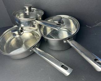072 stainlesssteelsaucepansetwithvented