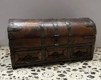253 vintagewoodentreasurechestwith3dra