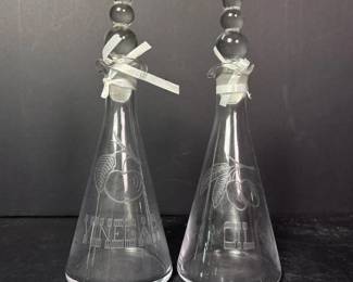 186 vintageetchedglassoilvinegarcruets