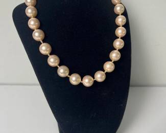 155 vintageheavy18pearlnecklacewithrhi