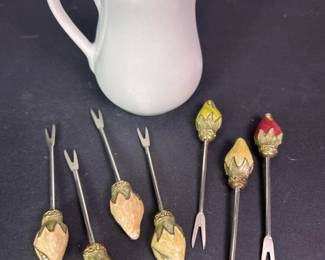 135 smallcordonbleuporcelainpitcher7or