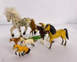 120 setof9plasticandflockedmodelhorse