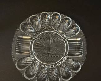 273 clearpressedglassdeviledeggplate