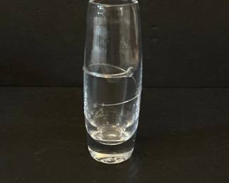 264 handblownclearglassbudvasewithapp