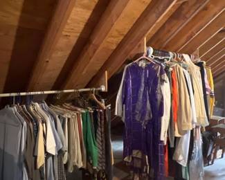 558 largeclothinglotwithvintagepiecesl