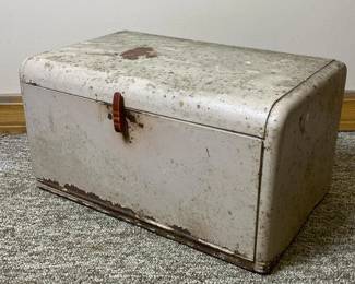 456 vintage1940s1950skreamerwaremetalb
