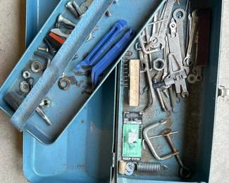 551 vintagebluemetaltoolboxwithassorted