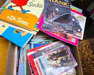 102 boxlotchildrensbooksmixedtitles