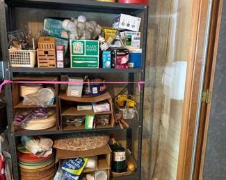 590 mixedhouseholdgoodsandmorelotshelf