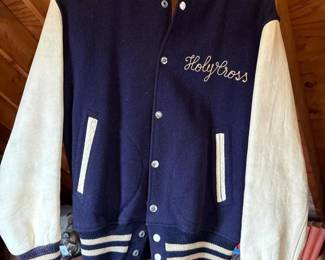026 mensmvintageholycrossvarsitylette