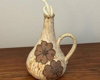 033 ceramicoillampbycindyanglisssigned