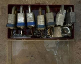 076 vintagemasterlockeaglepadlocklot