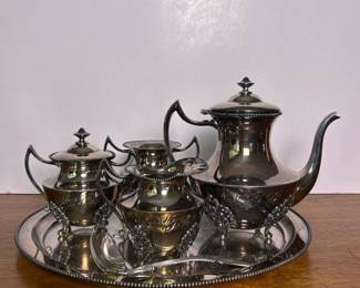 368 vintagemonogrammedquadruplesilverpla