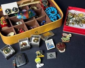 623 vintagemixedcostumejewelrylot