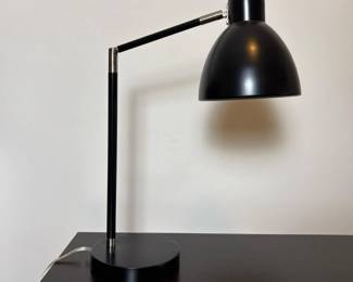 124 adjustableblackmetaldesklamp
