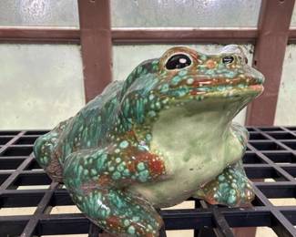 341 largerealisticglazedceramicfroggard
