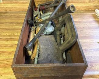 136 boxofvintagetoolsclamps