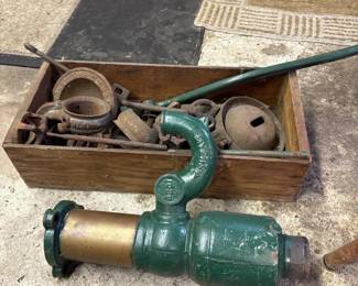 143 vintagemyerscastironhandwaterpump
