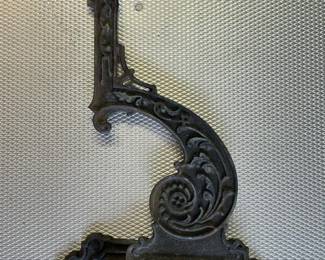 236 ornatevictorianmetalshelfbracket
