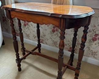060 antiquewoodenconsolesidetable