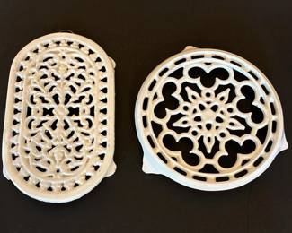 165 pairofcastirontrivets