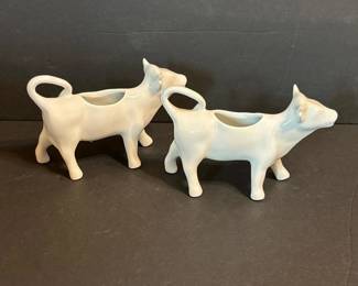 036 pairofapilcoporcelaincowcreamers