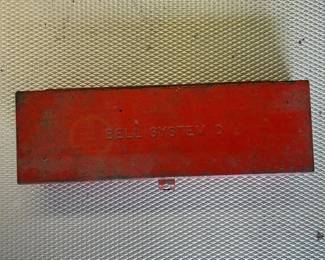 242 vintagebellsystemdredmetaltoolbox